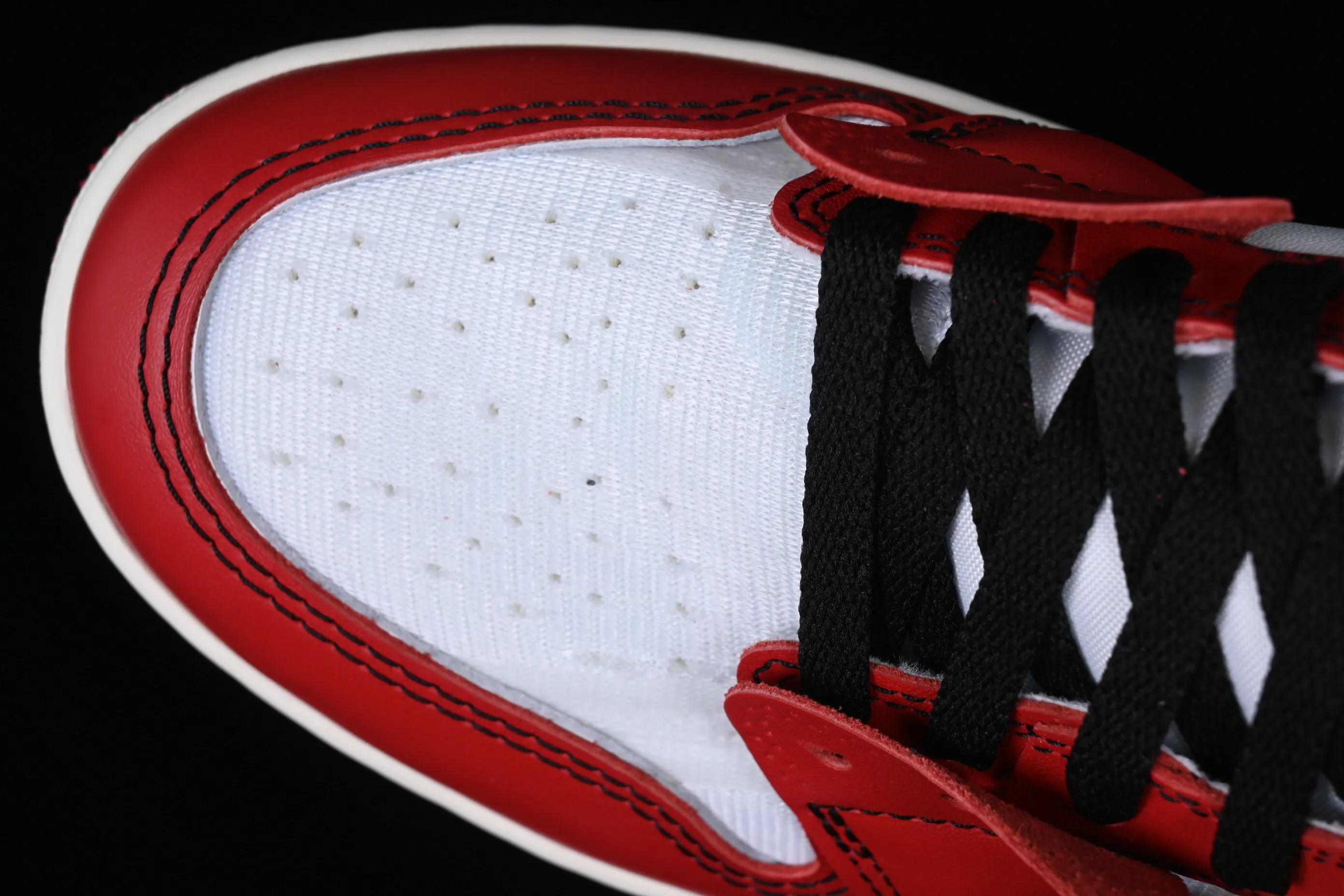 All categories Air Jordan Jordan series basketball shoes Air Jordan 1 High LJR version Off White x Air Jordan OW AJ1 Joe 1 joint white and red high-top basketball shoes AA3834-101